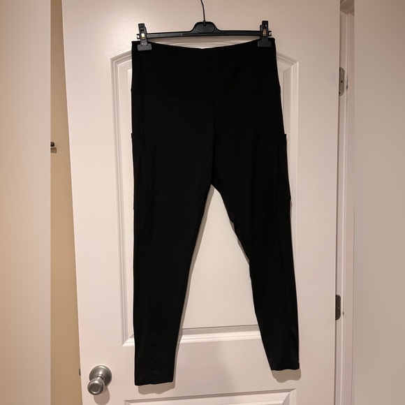 Charlie’s Project black athletic leggings with pockets - Picture 1 of 10